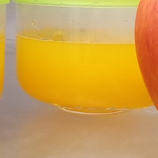 林檎煮の入ったオレンジゼリー